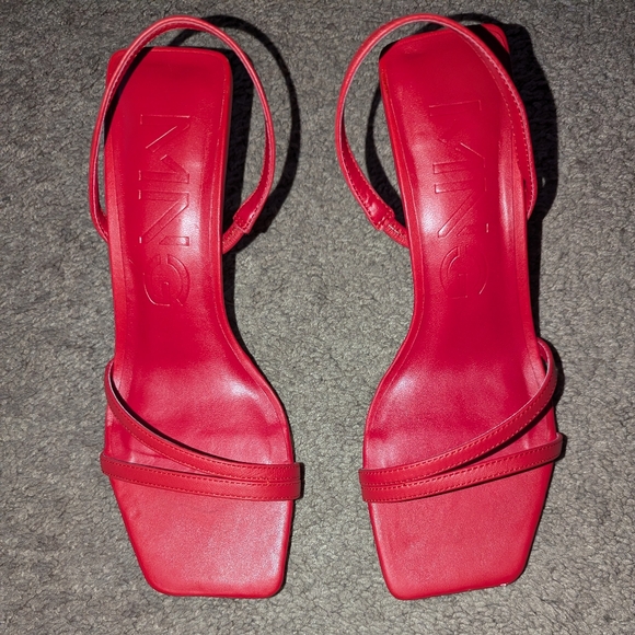 Red kitten heels - Picture 1 of 7